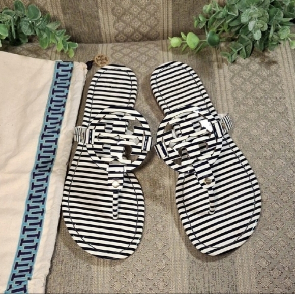 Tory Burch Miller Stripe Patent Leather Sandals In Black & White - Picture 14 of 15